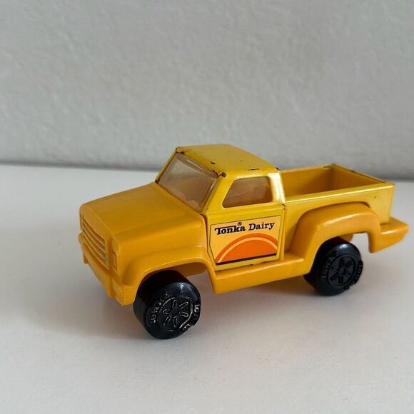 Tonia Dairy Vintage 1978 Yellow Diecast / Plastic Truck 5.5” x 2” - Picture 2 of 6